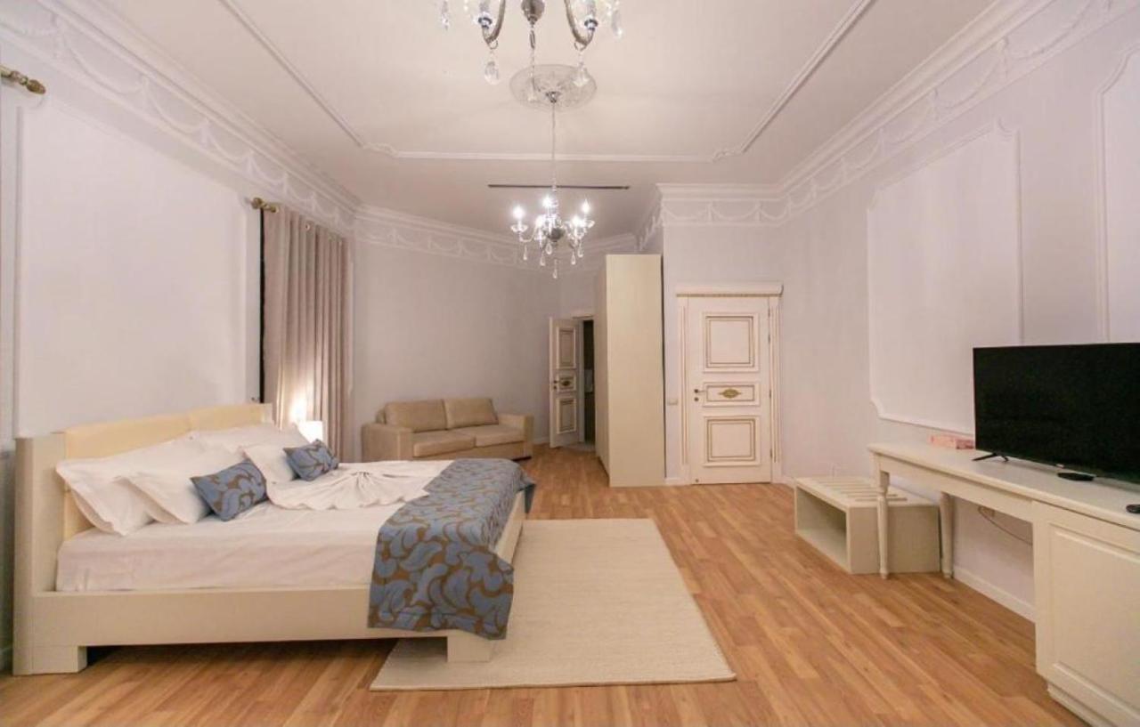 Vila Ferdinand Modern Rooms In Tirana'S Center 외부 사진