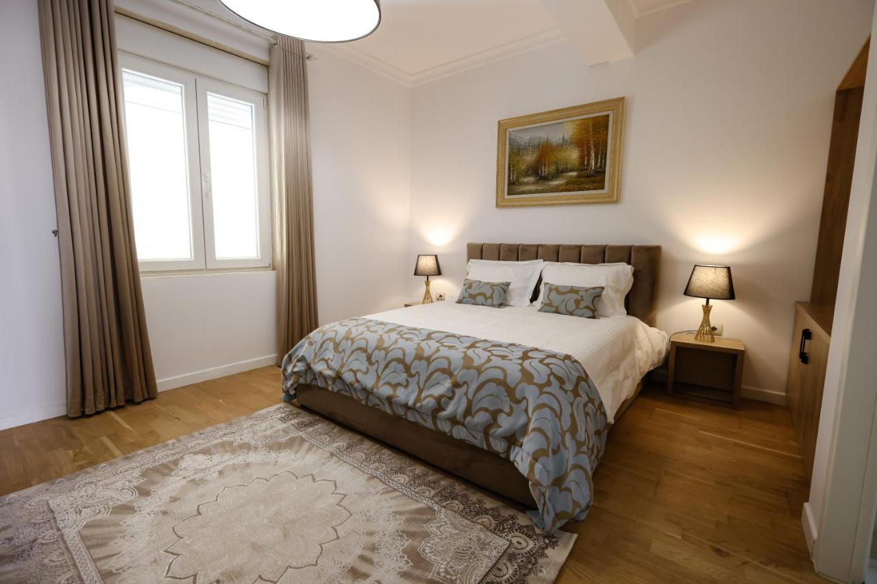 Vila Ferdinand Modern Rooms In Tirana'S Center 객실 사진