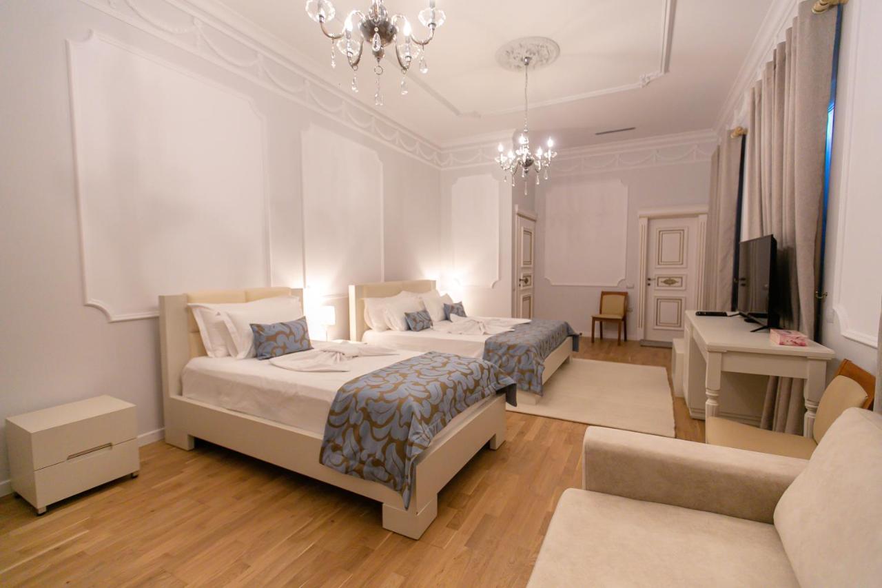 Vila Ferdinand Modern Rooms In Tirana'S Center 객실 사진